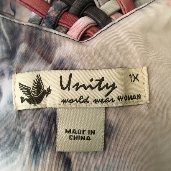 Unity woman oversized v sleeve with braided back top - Picture 10 of 10